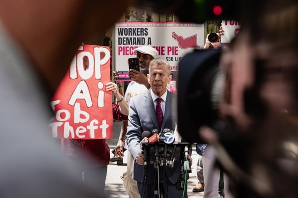 Miles Cull / Snappr News